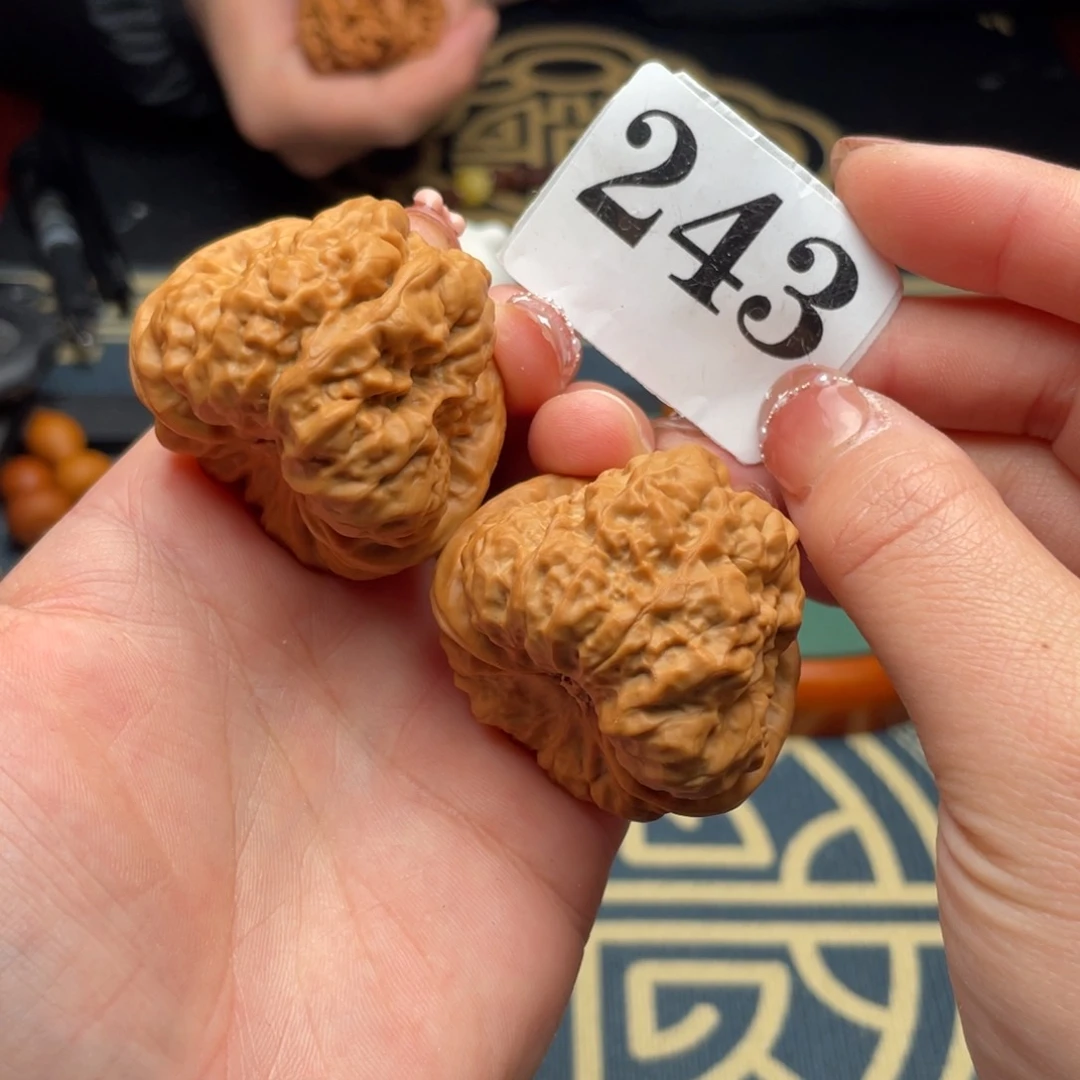 文玩核桃吊坠43蛤蟆头243号