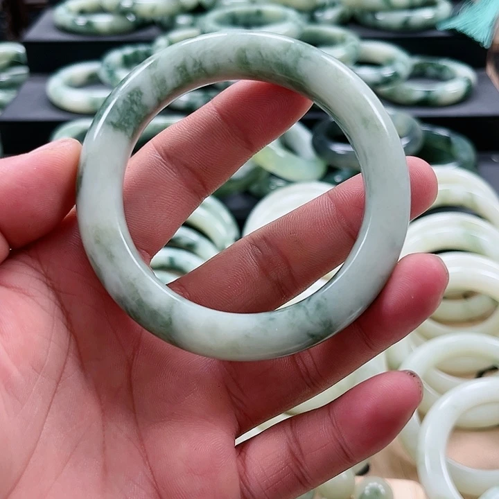 【闪购商品】透闪石-蛇纹石玉未镶嵌手镯丫*