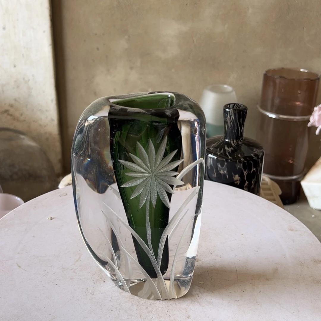 弘扬琉璃花器磕伤高度20