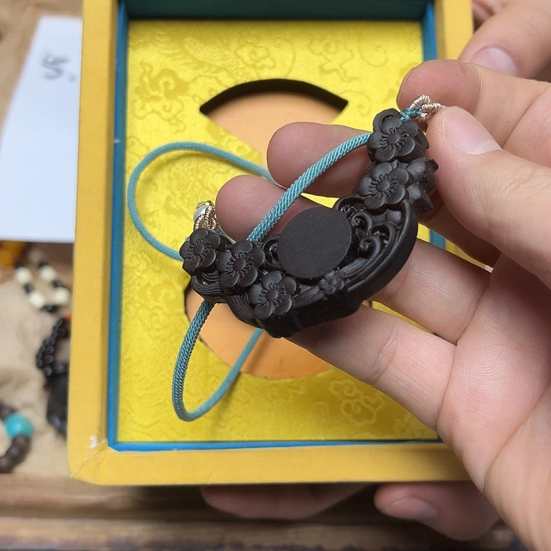 大叶紫檀（黑酸枝木类）