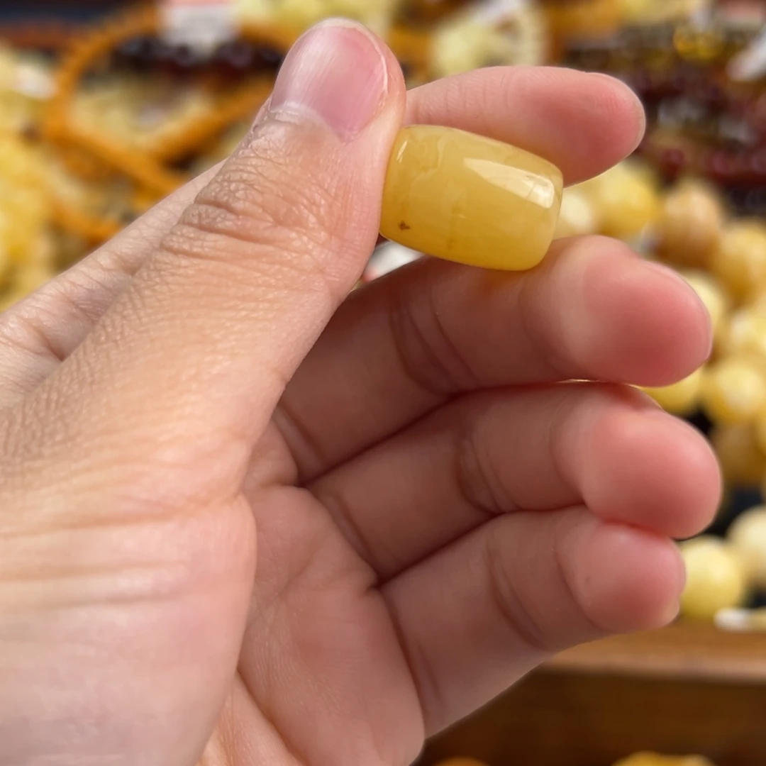 未镶嵌琥珀珠宝奇石