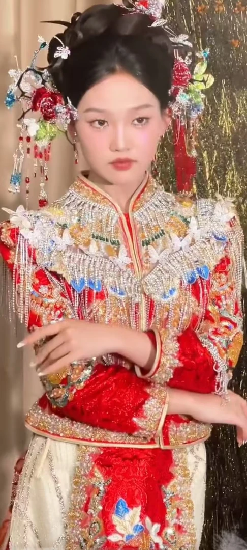立体剪裁九分袖常规款女士秀禾服女民族风复古