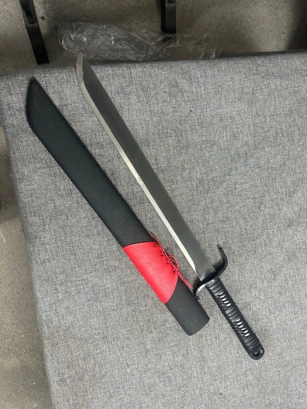 240 龙泉昊天-高锰钢 锦衣卫 实木包皮 未开刃