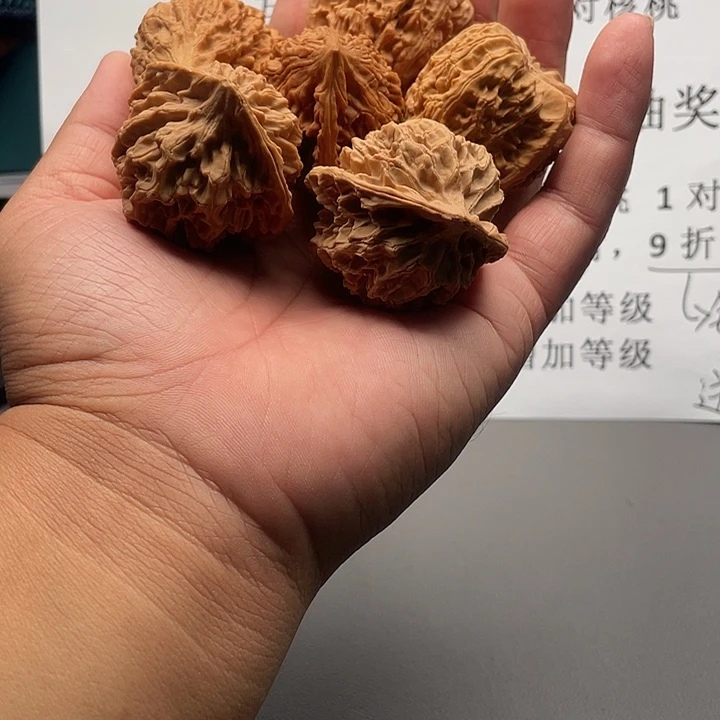 文玩核桃吊坠三对