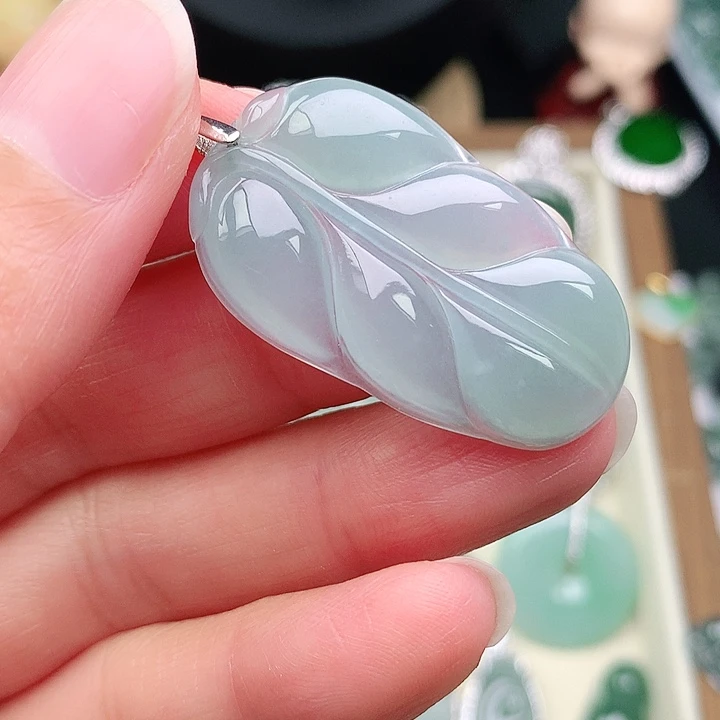 颈饰银S925镶嵌翡翠吊坠