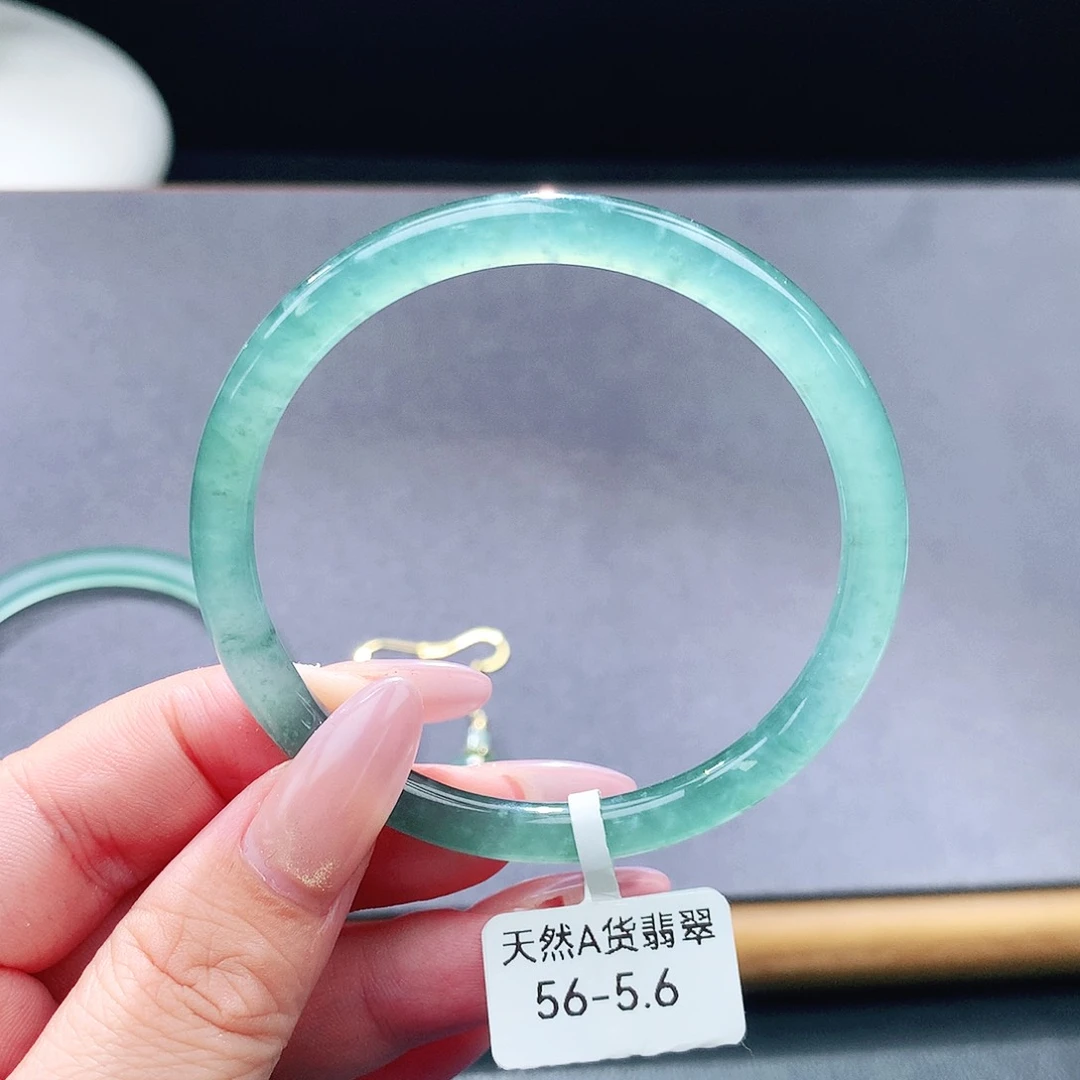 未镶嵌手镯（圆镯）翡翠