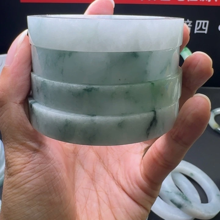 未镶嵌手镯定制翡翠多样性发一
