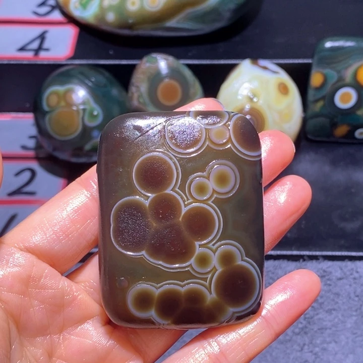 未镶嵌玛瑙/玉髓珠宝奇石