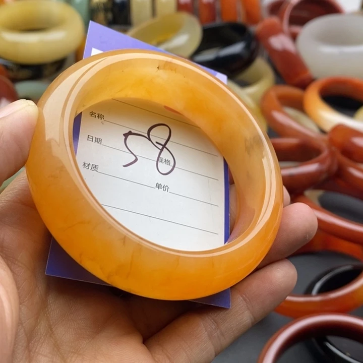 未镶嵌手镯石英质玉