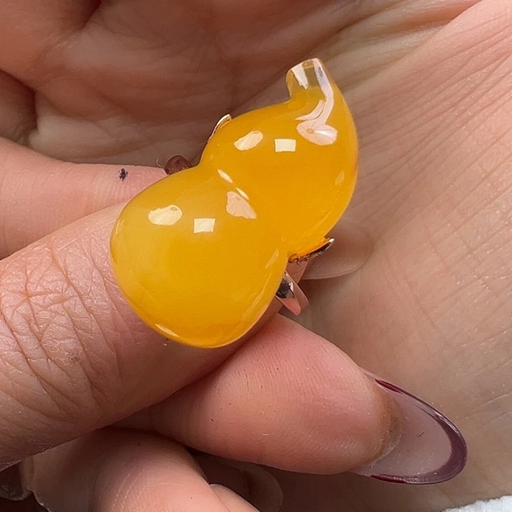 蜜蜡未镶嵌珠宝奇石