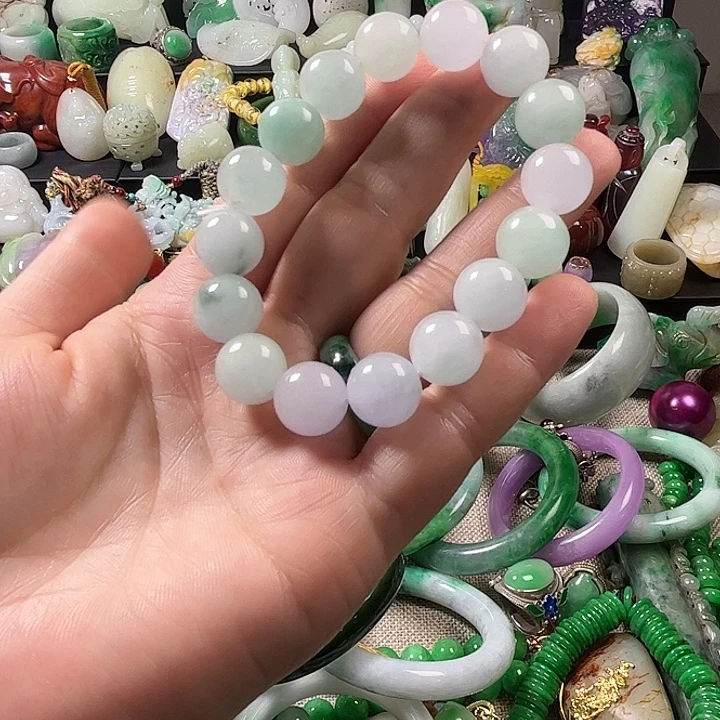 翡翠未镶嵌颈饰翡翠未镶嵌颈饰