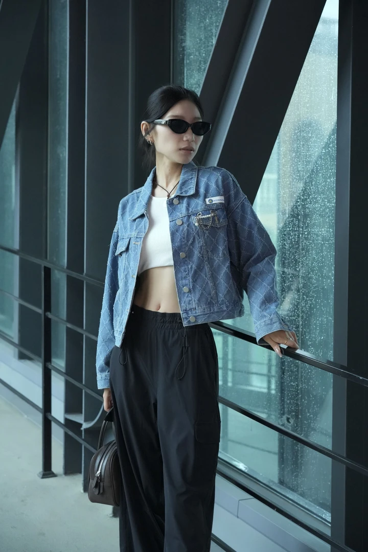 女INS风翻领夏季春日慢人风短外套单排扣上衣-W011-820