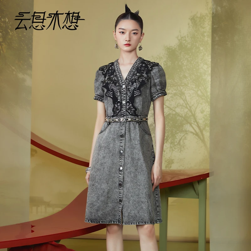 Ysimo-X云思木想新中式2024夏季新款绣花钉珠系带时尚连衣裙11747