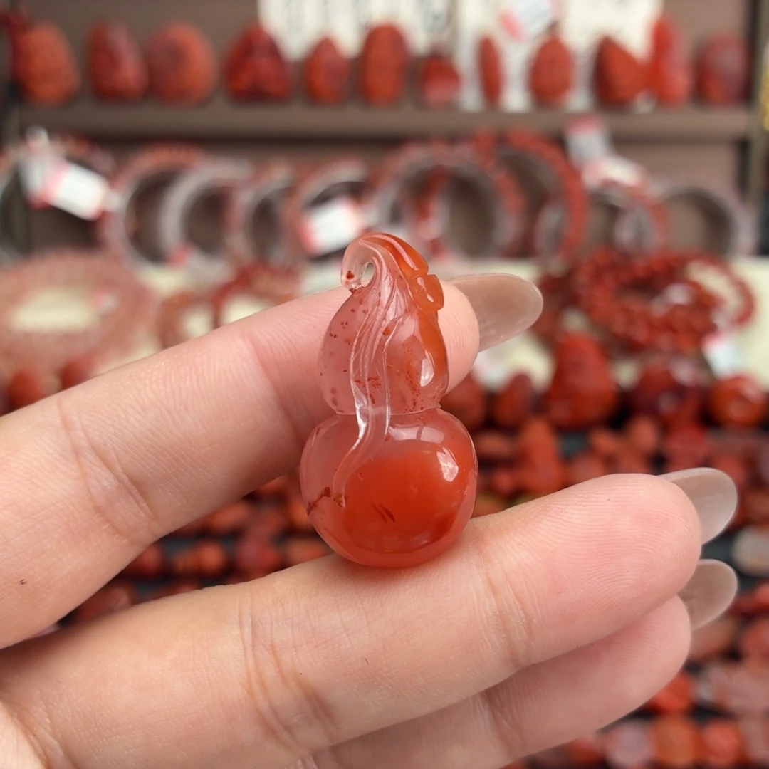 玻***忠南红玛瑙未镶嵌颈饰葫芦吊坠