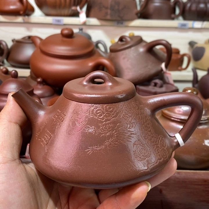 L***S紫砂茶壶精工制作