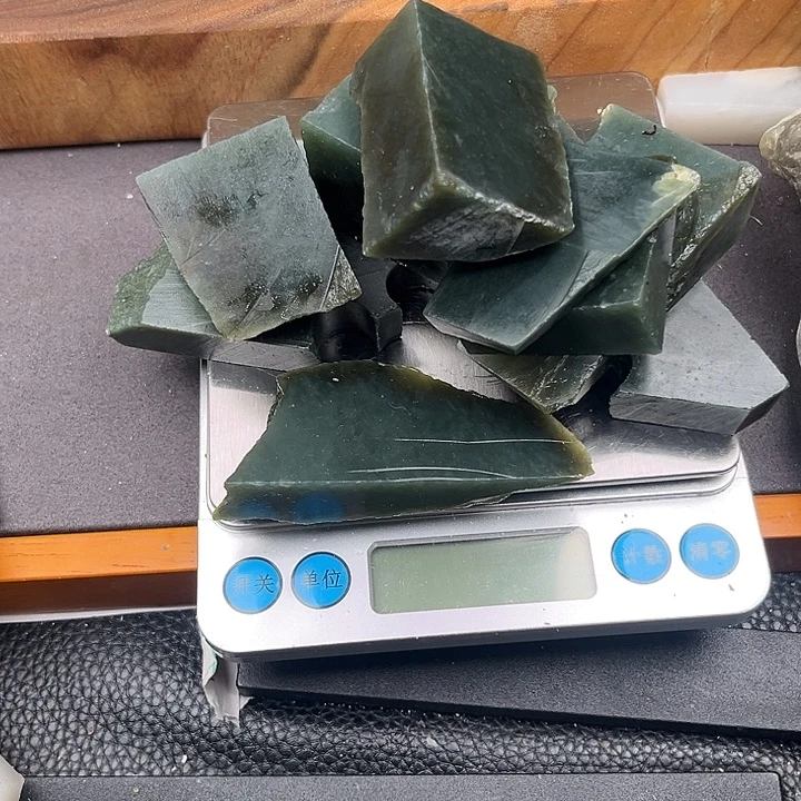 双***画和田玉未镶嵌挂件