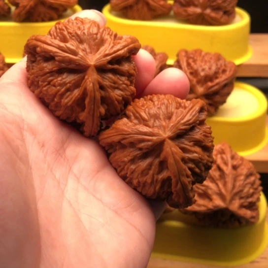 岳***岳吊坠文玩核桃核桃