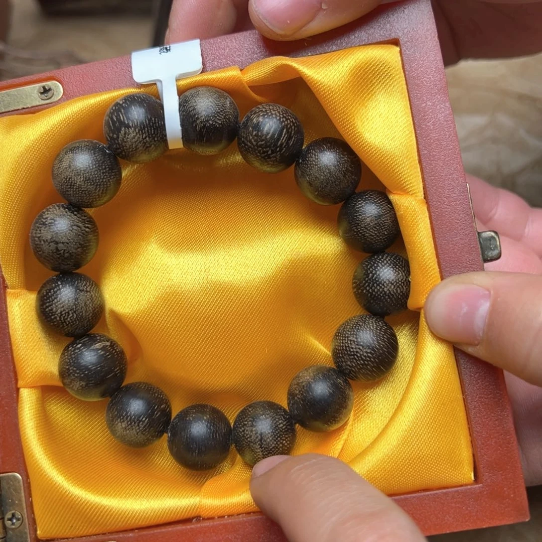 大叶紫檀（黑酸枝木类）