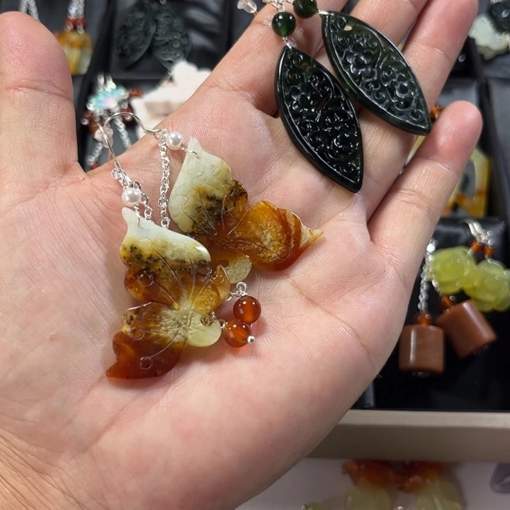 合金蛇纹石玉耳饰