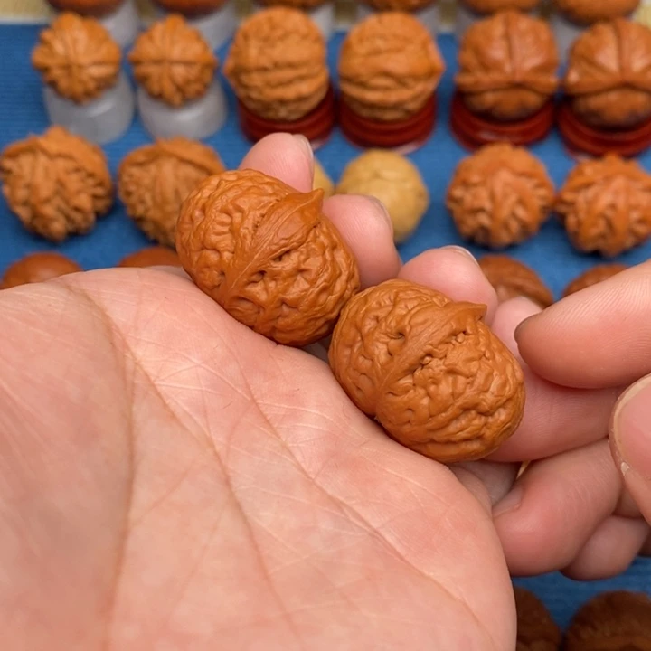 文玩核桃把件麒麟磨盘