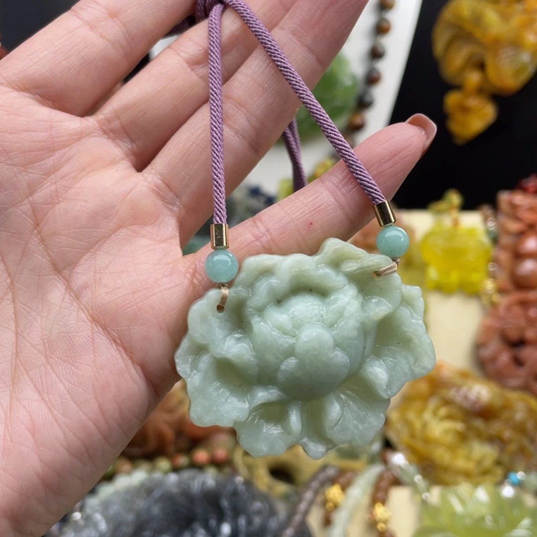 未镶嵌蛇纹石玉颈饰