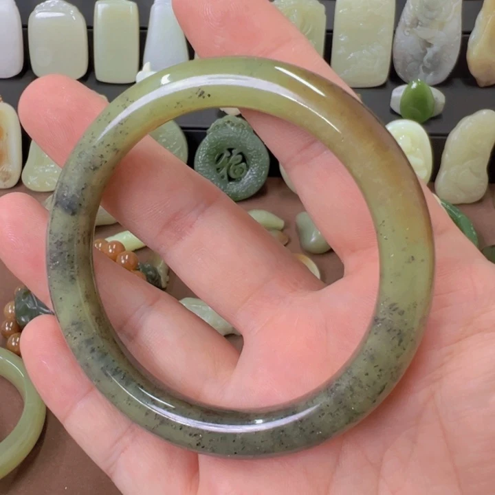 未镶嵌手镯和田玉弯****强