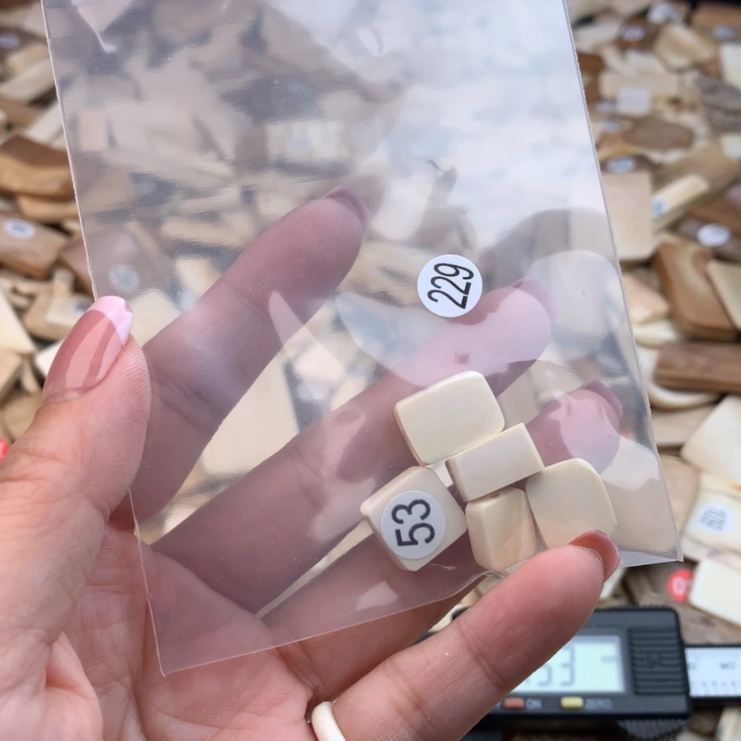 泥塑白*衣工艺品工艺品