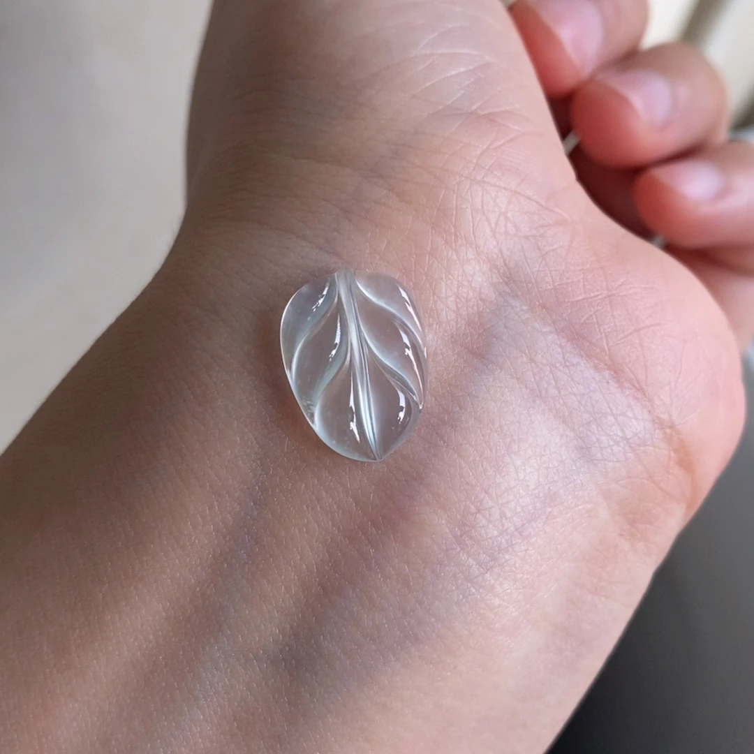 翡翠未镶嵌颈饰叶子