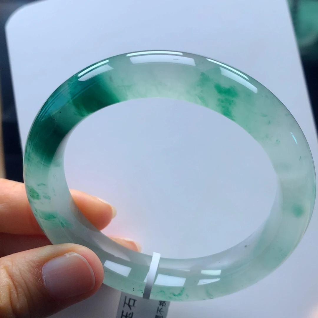 未镶嵌手镯石英质玉