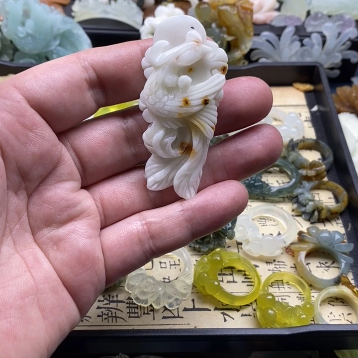 蛇纹石玉合金颈饰