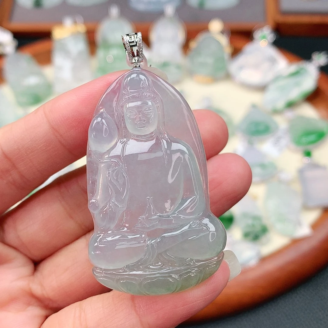 颈饰18K金镶嵌翡翠素衣观音