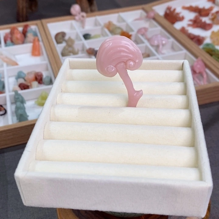 用***1云南石粉冻灵芝摆件