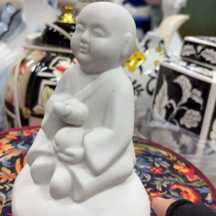 微瑕青花瓷器值得购买