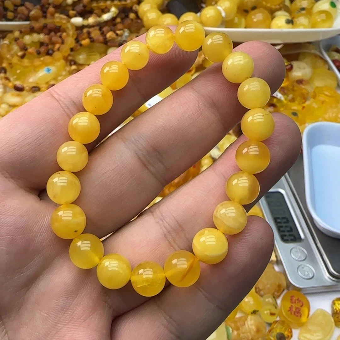 琥珀未镶嵌裸石8.2克9mm有瑕