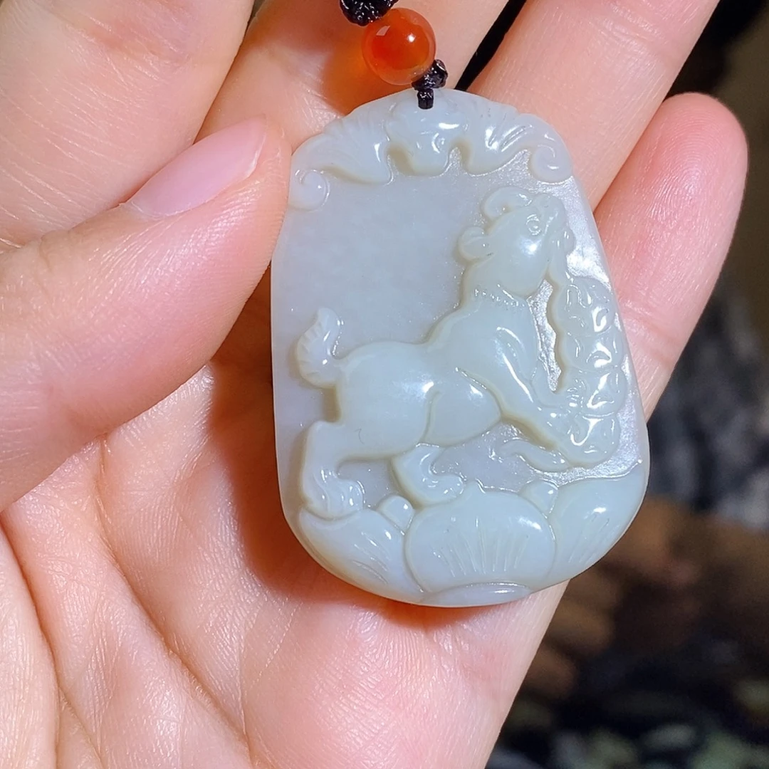 颈饰未镶嵌和田玉