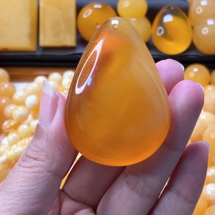 琥珀未镶嵌颈饰天然蜜蜡