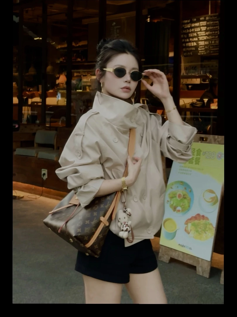 英伦风卡其色短款风衣夹克女韩版休闲气质通勤百搭双排扣收腰外套