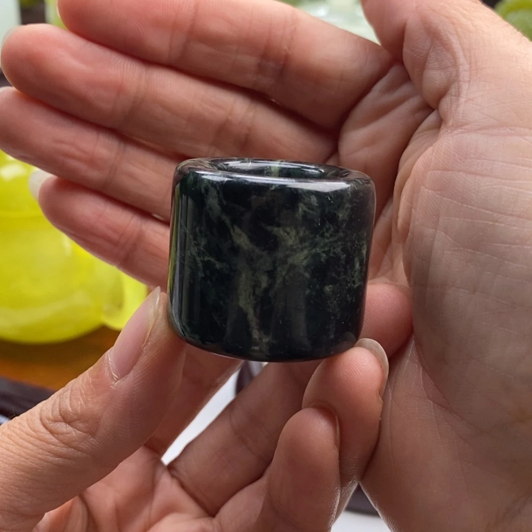 岫玉未镶嵌四大名玉扳指盖置