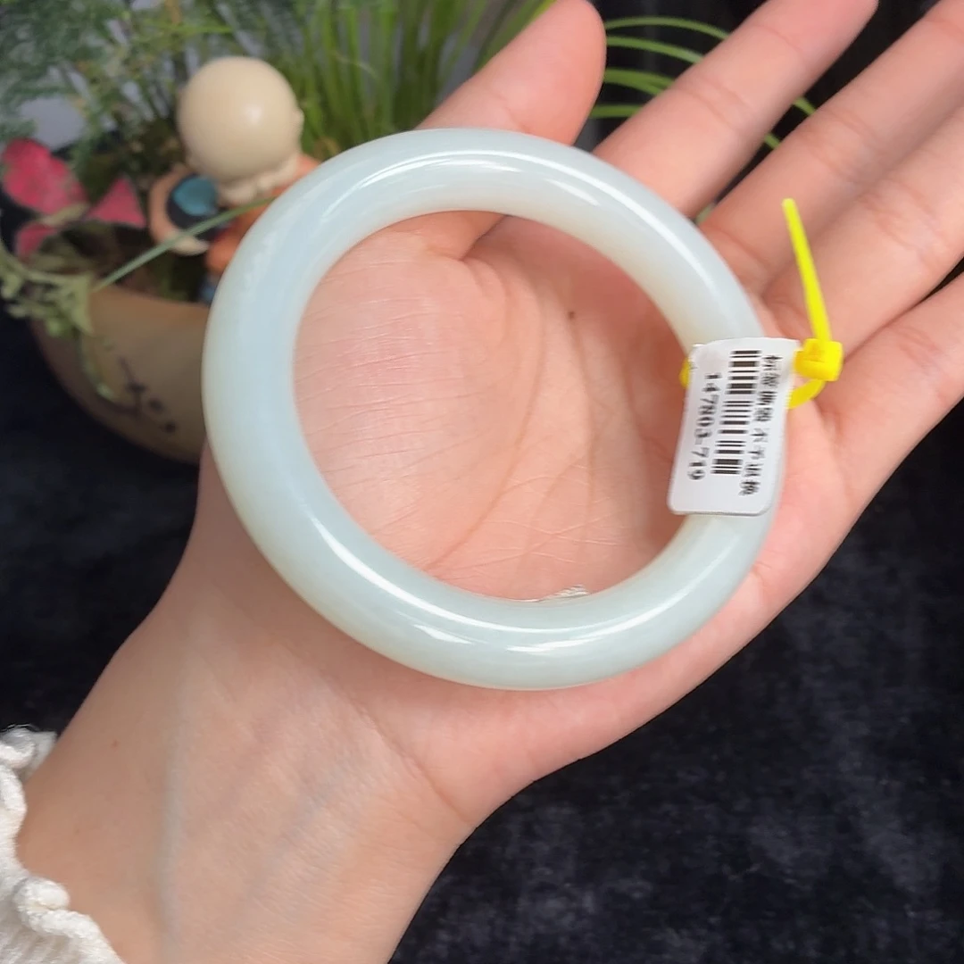 和田玉未镶嵌手镯5758