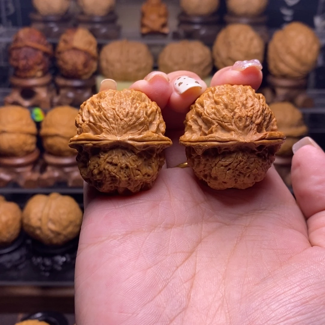 X***U把件文玩核桃Z66麒麟纹绣球35尺