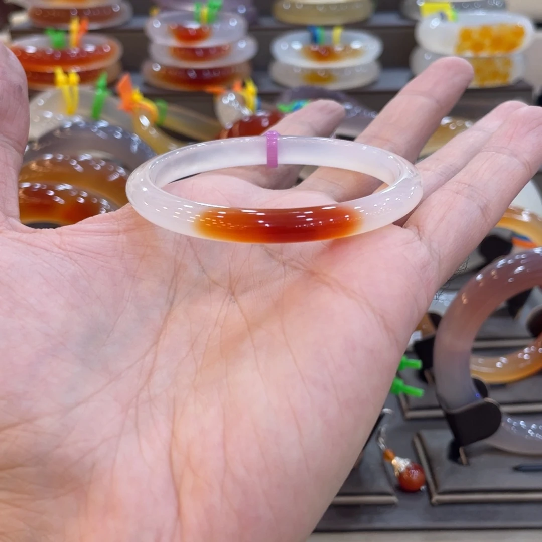 玛瑙/玉髓手镯未镶嵌