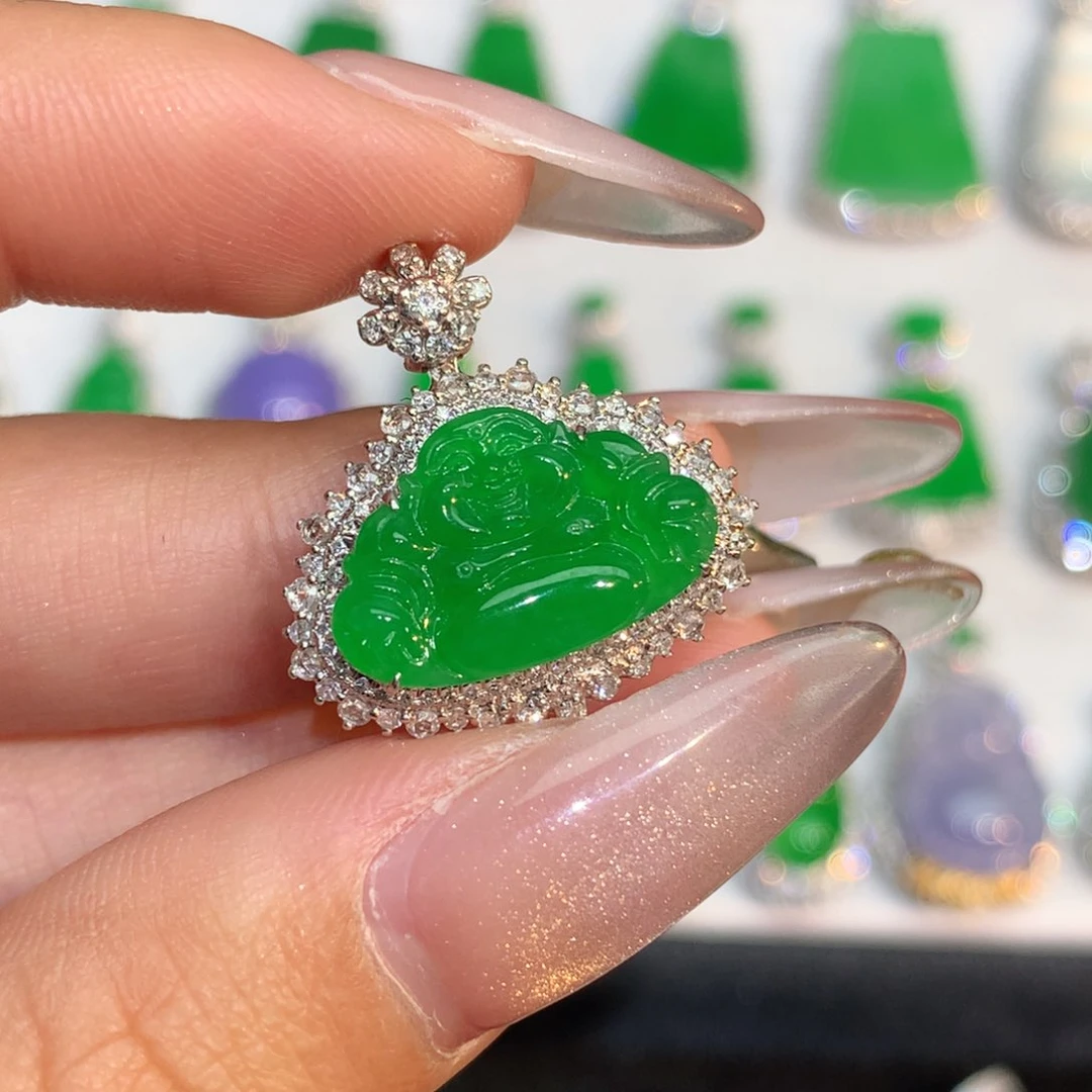 翡翠颈饰18K金镶嵌一**眼翡翠