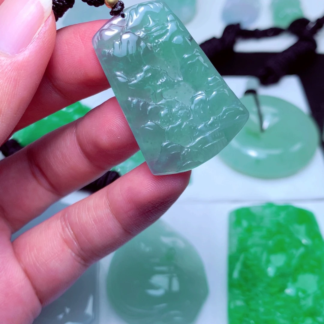 翡翠未镶嵌颈饰天然A货翡翠