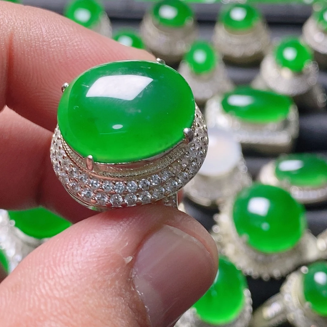 翡翠未镶嵌颈饰