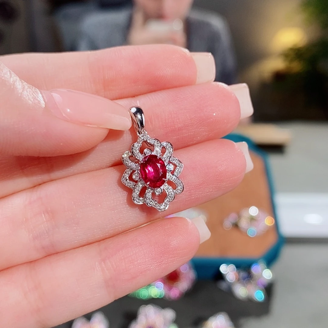 铂Pt950镶嵌颈饰红宝石0.85ct无烧