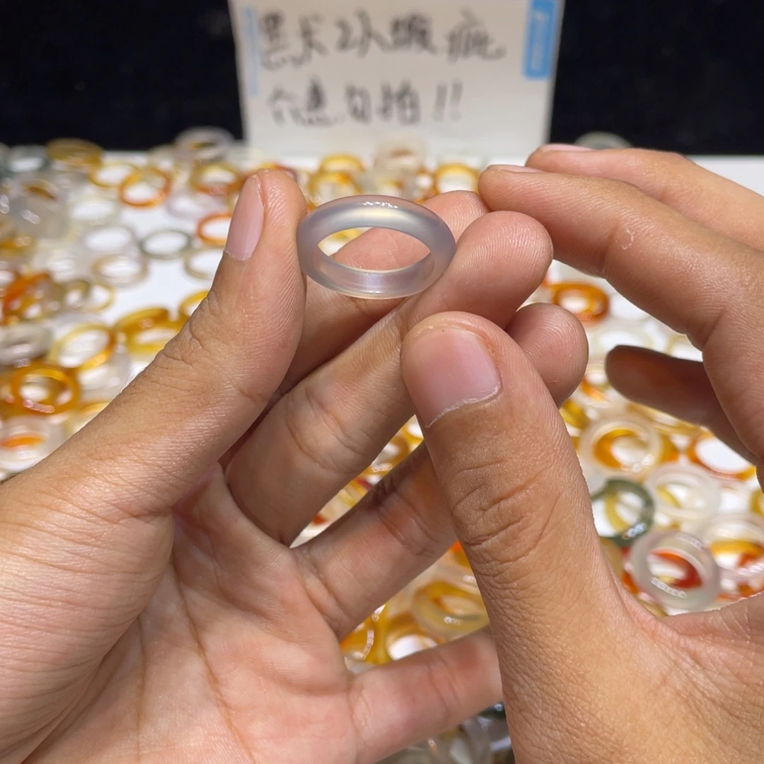 玛瑙/玉髓未镶嵌戒指225号港17 默认瑕疵