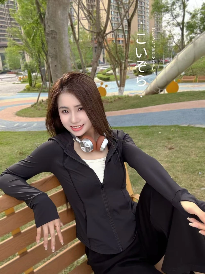 胖哥精选女鞋小个子定制黑  白两色修身短款防晒衣SY032