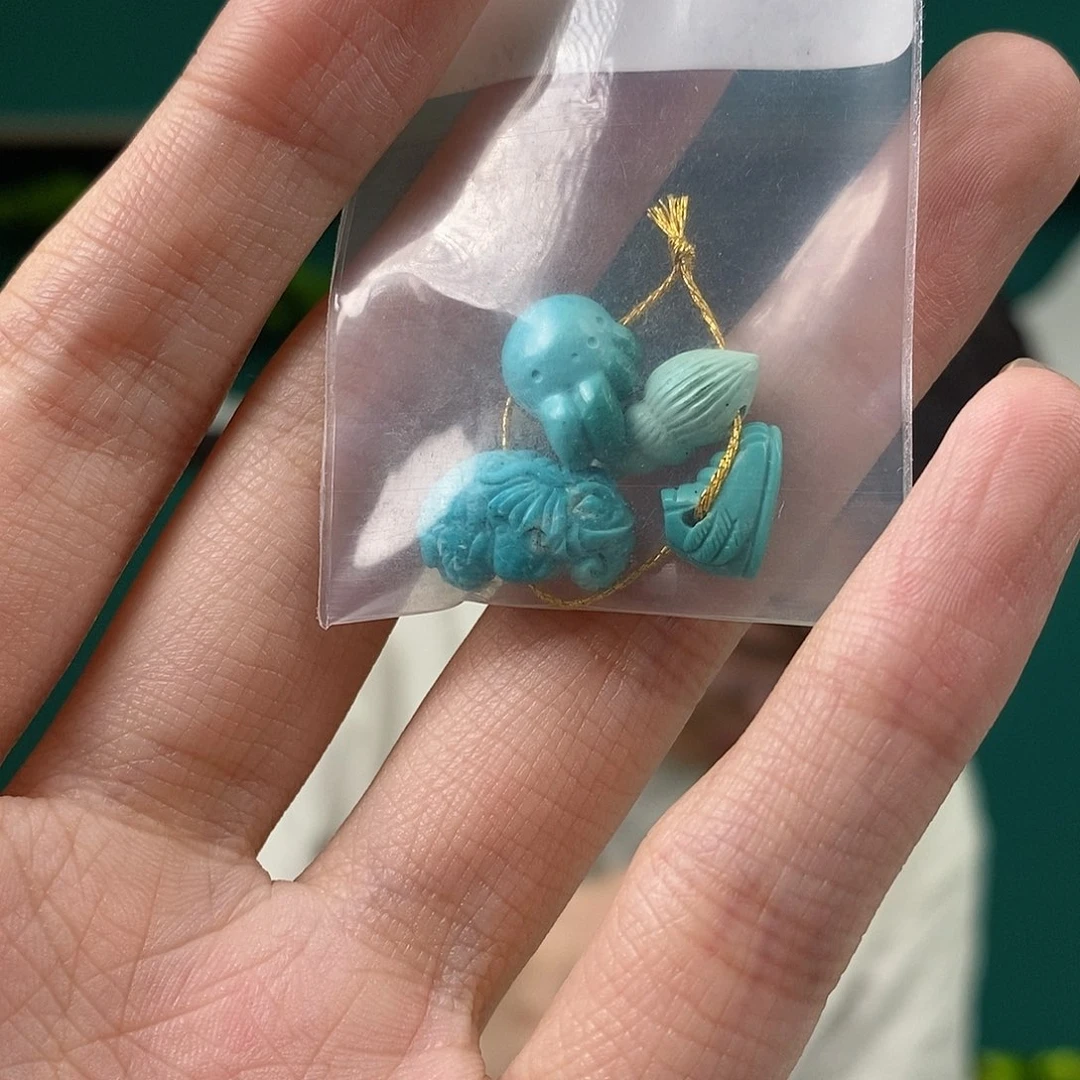 绿松石未镶嵌珠宝奇石