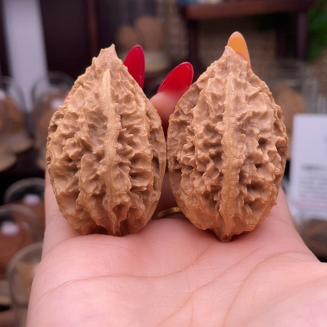 文玩核桃吊坠狼牙棒