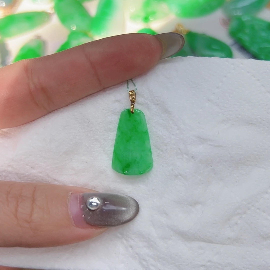 翡翠颈饰18K金镶嵌天然Ａ货翡翠